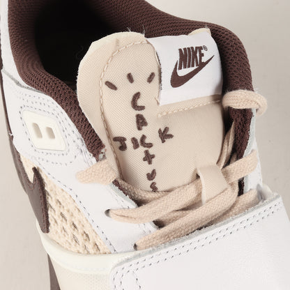 ×Travis Scott ZOOM FIELD JAXX WHITE & LIGHT CHOCOLATE (HQ3073-100)