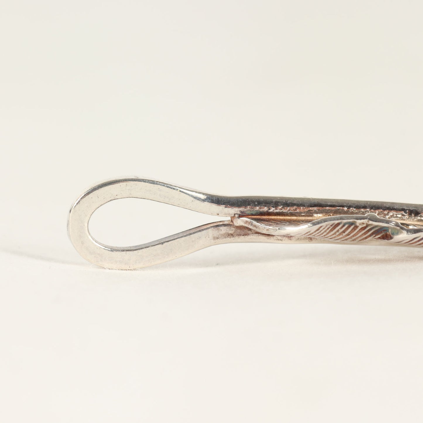 金メタル付き 風切りフェザー(Large Kazekiri Feather with K18 Left)