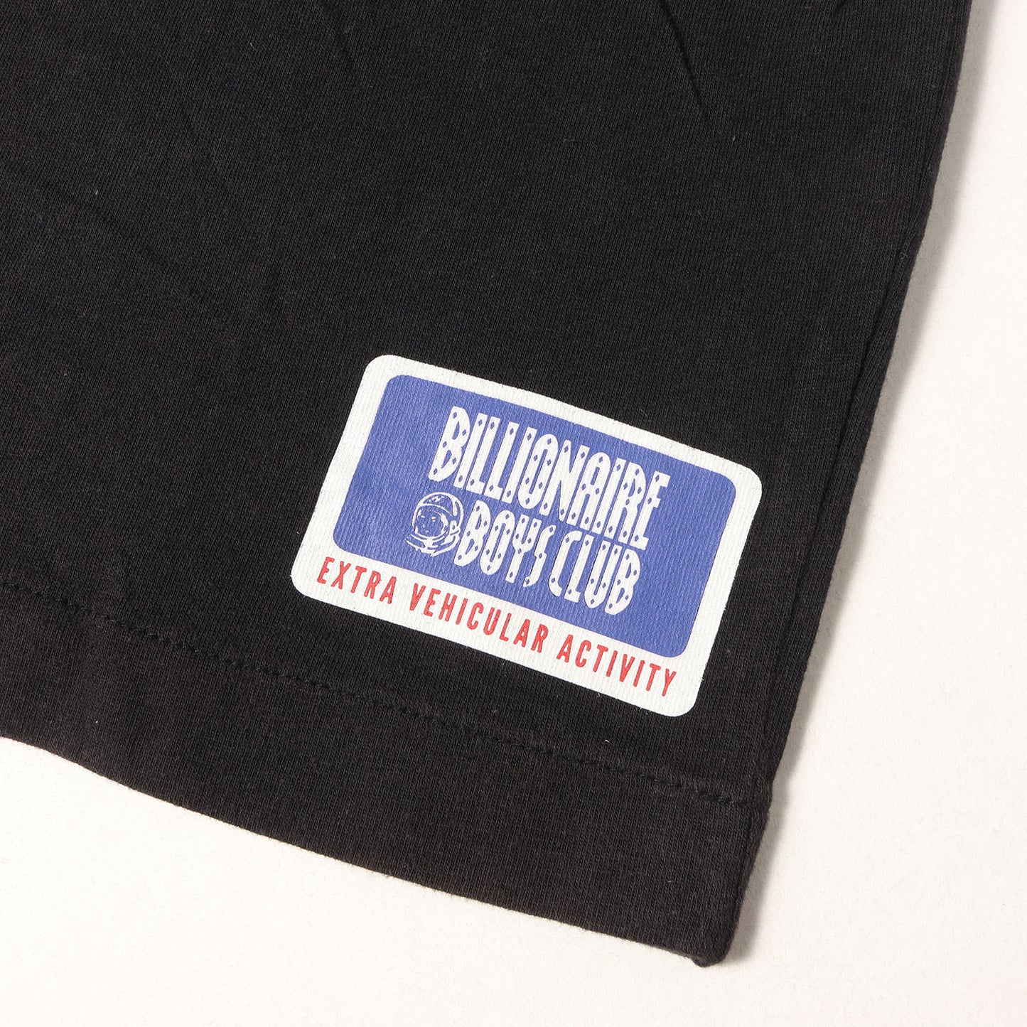 エンブレムロゴ クルーネック Tシャツ