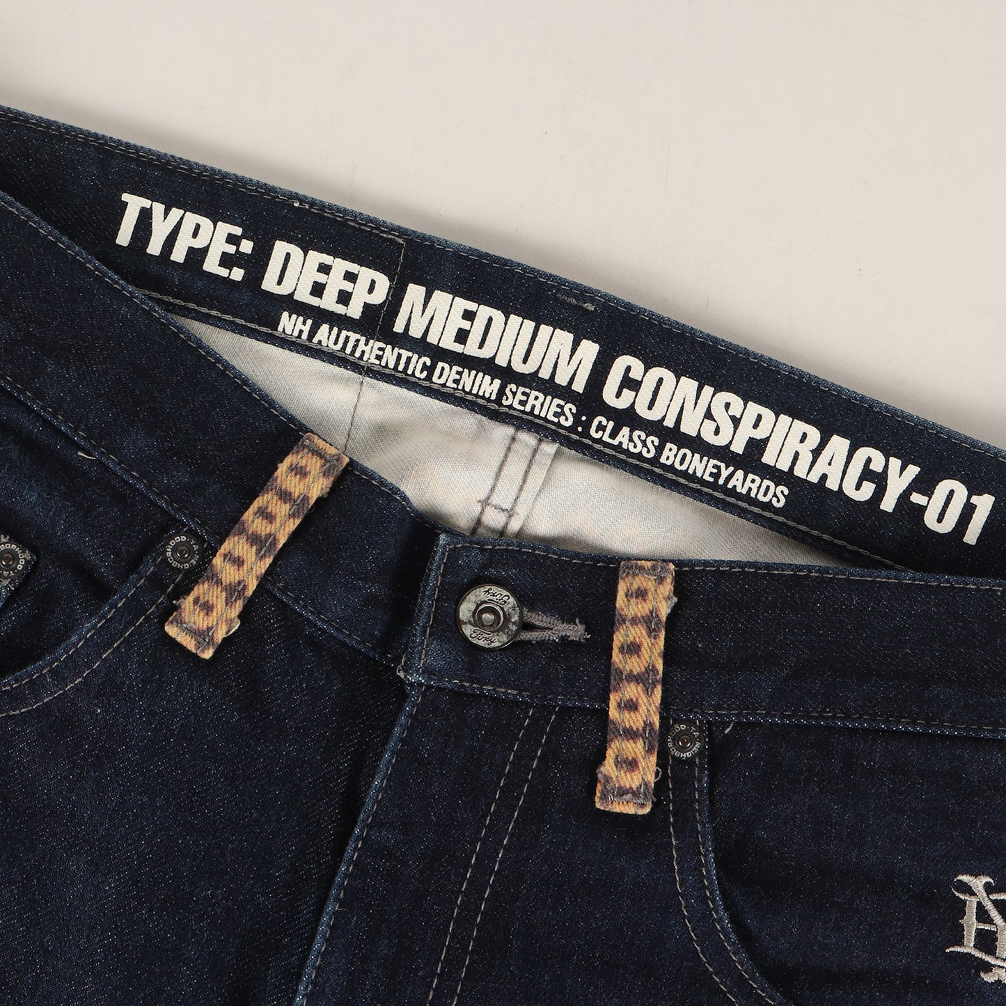 ×STUSSY Boneyards ディープ ミディアム デニムパンツ(BY DEEP MIDI / 14OZ-PT)