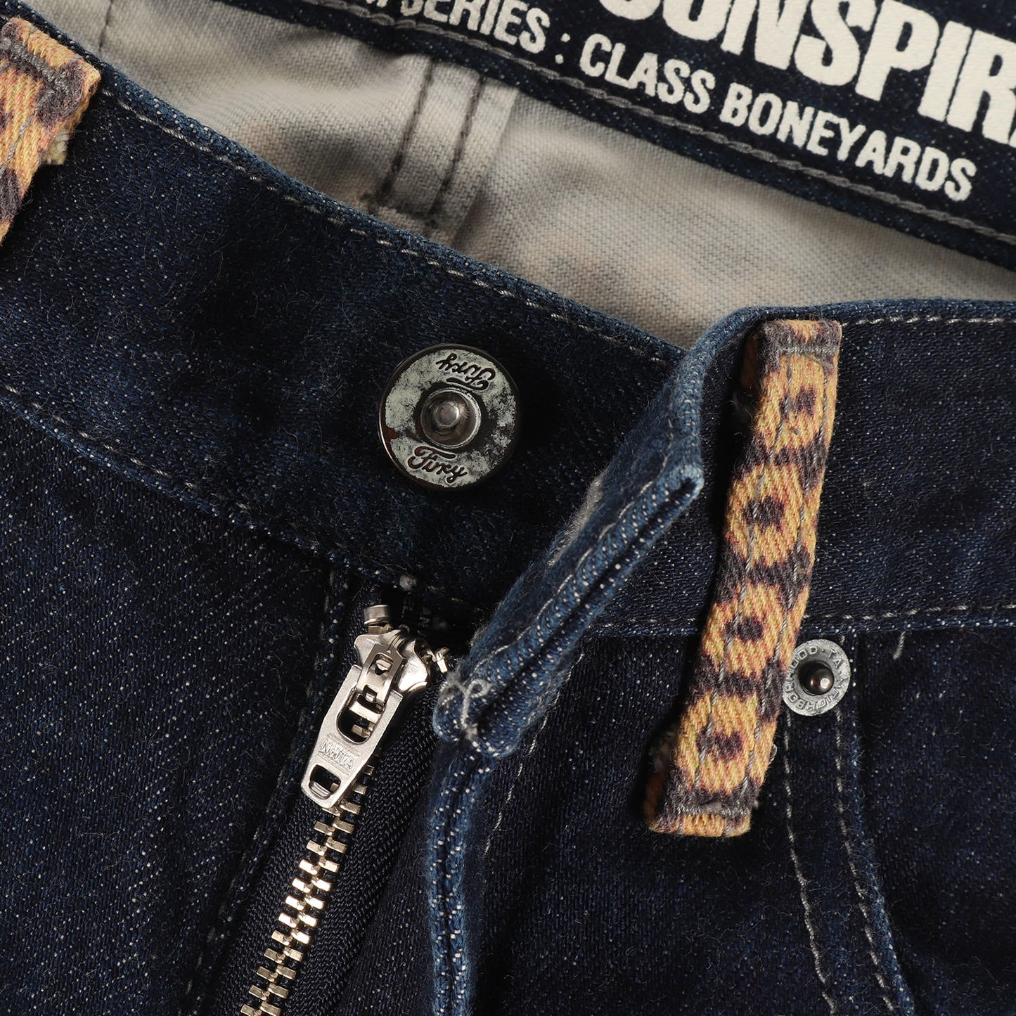 ×STUSSY Boneyards ディープ ミディアム デニムパンツ(BY DEEP MIDI / 14OZ-PT)
