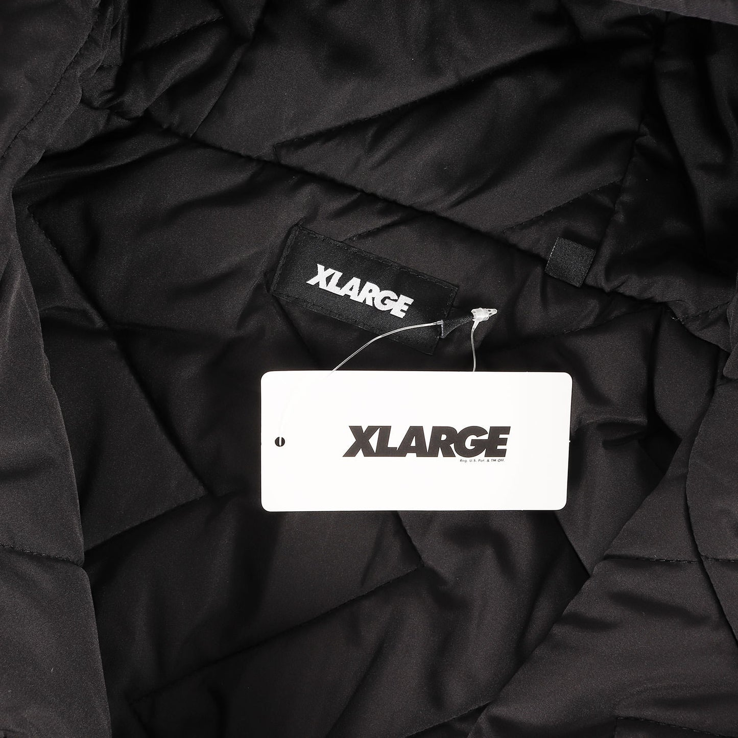 23AW アーチロゴ 裏地キルティング ナイロン ジャケット(NYLON PUFFER JACKET)
