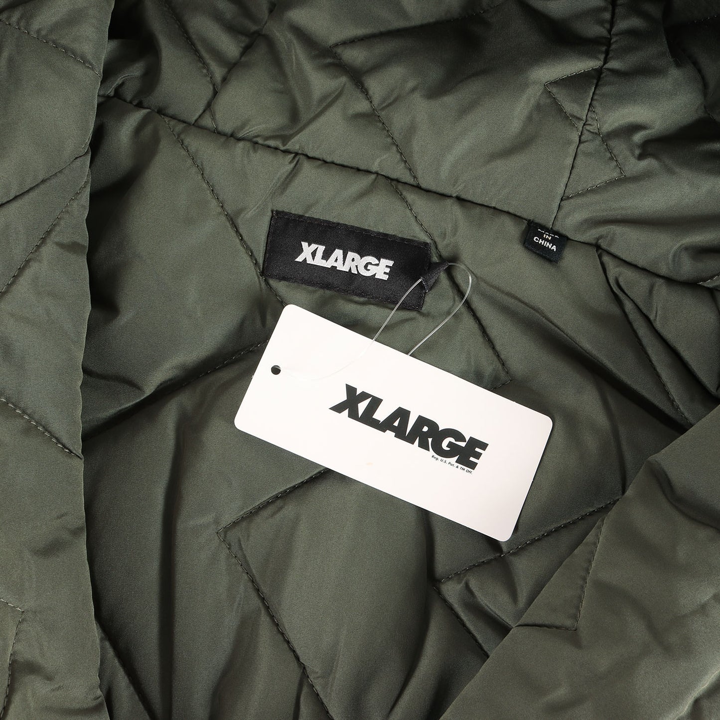 23AW アーチロゴ 裏地キルティング ナイロン ジャケット(NYLON PUFFER JACKET)