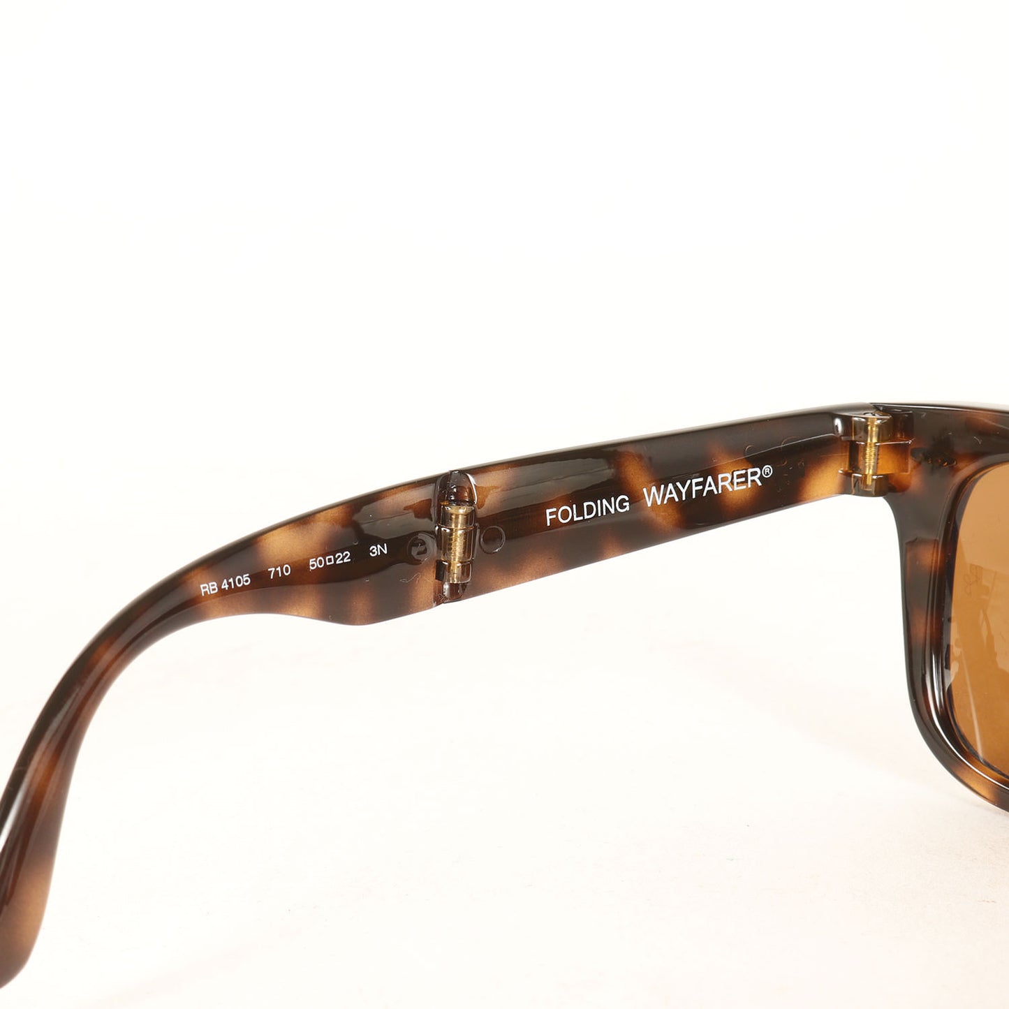 折りたたみ式 ウェイファーラー フォールディング サングラス (WAYFARER FOLDING CLASSIC RB4105 710)