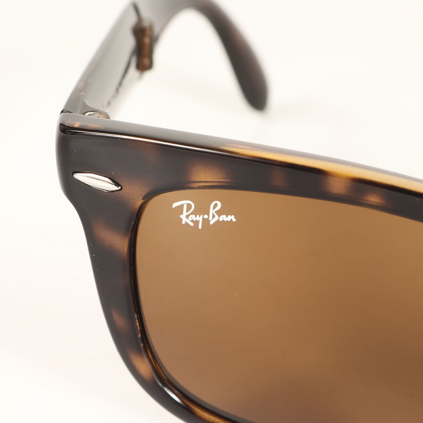 折りたたみ式 ウェイファーラー フォールディング サングラス (WAYFARER FOLDING CLASSIC RB4105 710)