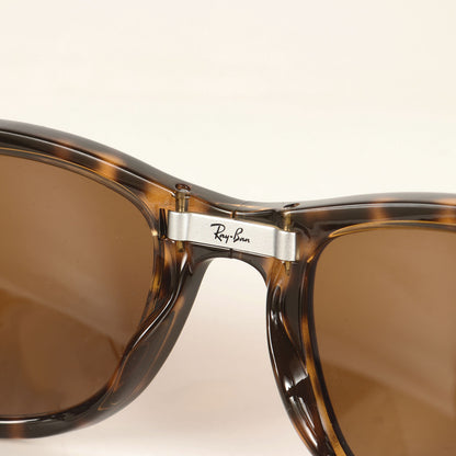 折りたたみ式 ウェイファーラー フォールディング サングラス (WAYFARER FOLDING CLASSIC RB4105 710)