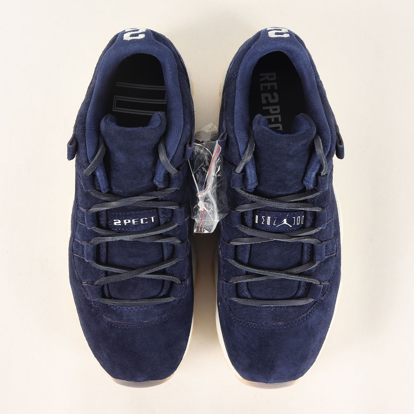 AIR JORDAN 11 RETRO LOW RE2PECT DEREK JETER (AV2187-441)