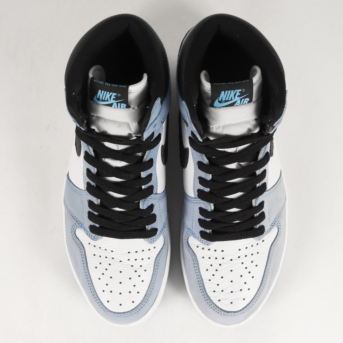 AIR JORDAN 1 RETRO HIGH OG UNIVERSITY BLUE (555088-134)