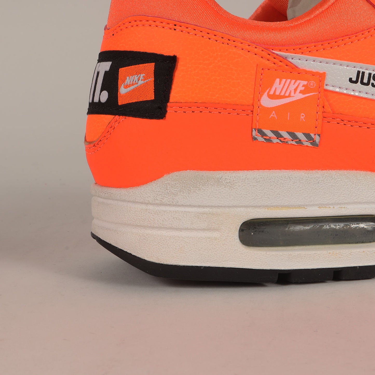 WMNS AIR MAX 1 LX JUST DO IT (917691-800)