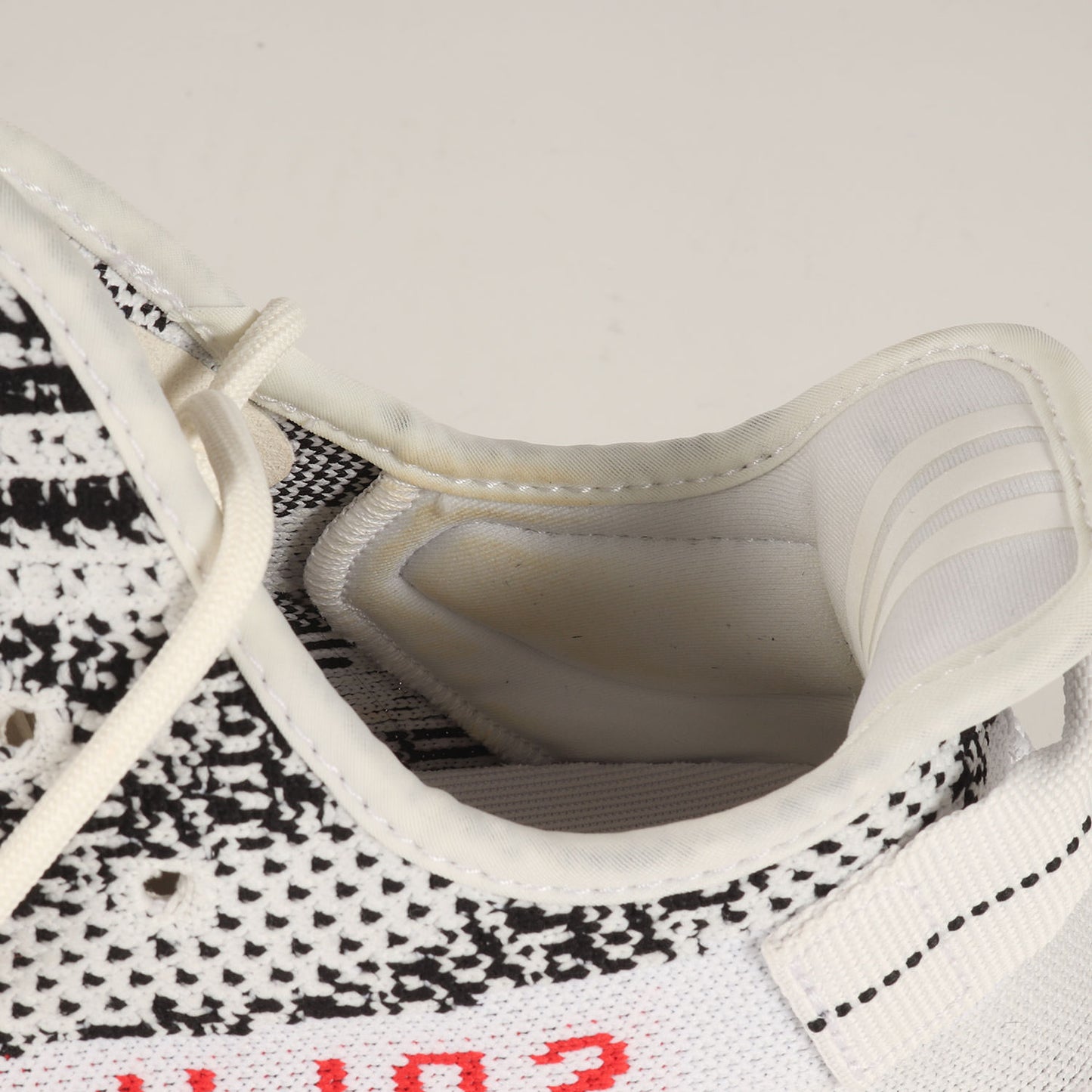 YEEZY BOOST 350 V2 ZEBRA (CP9654 / 2018年製)