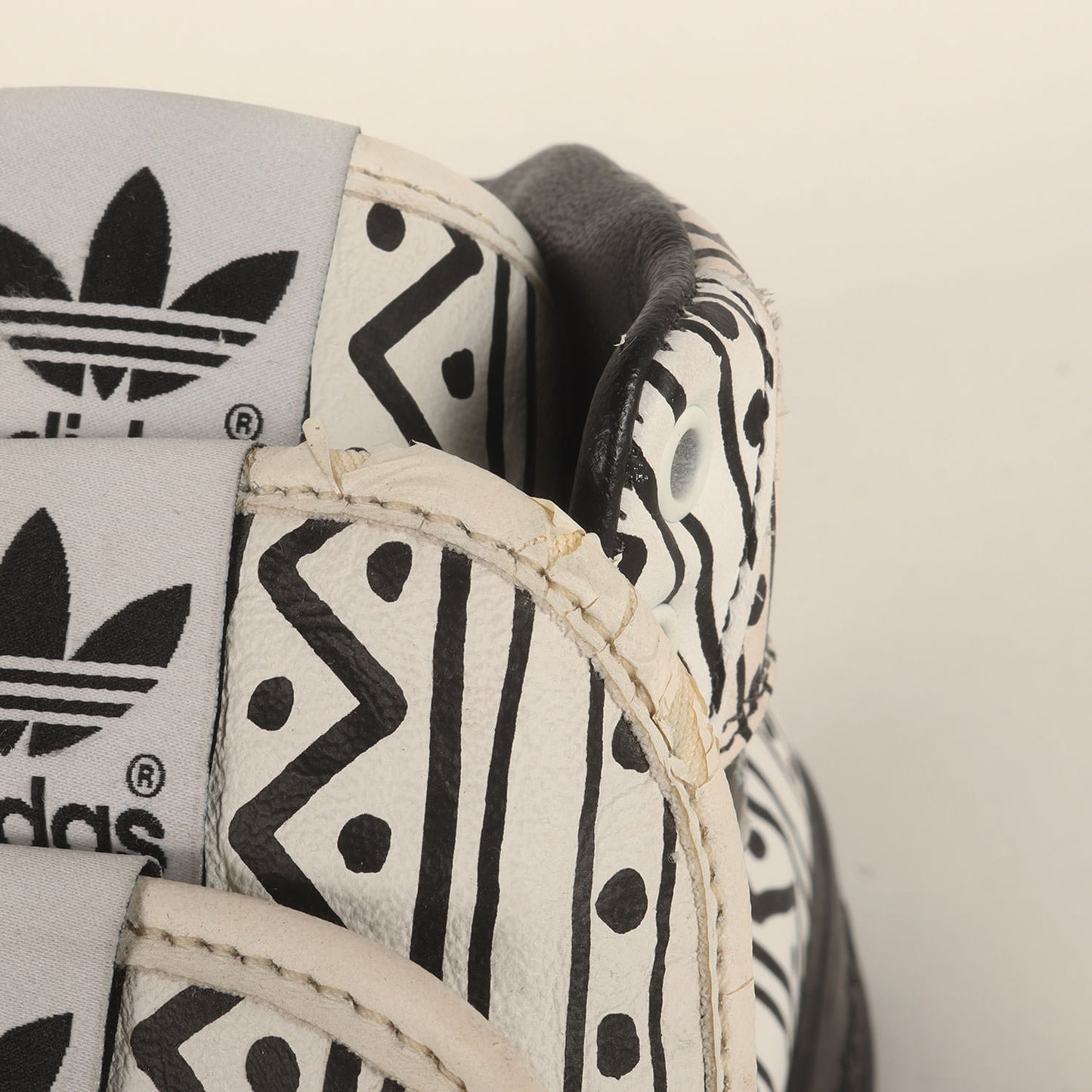 ×JEREMY SCOTT JS 3 TONGUE (G00887)