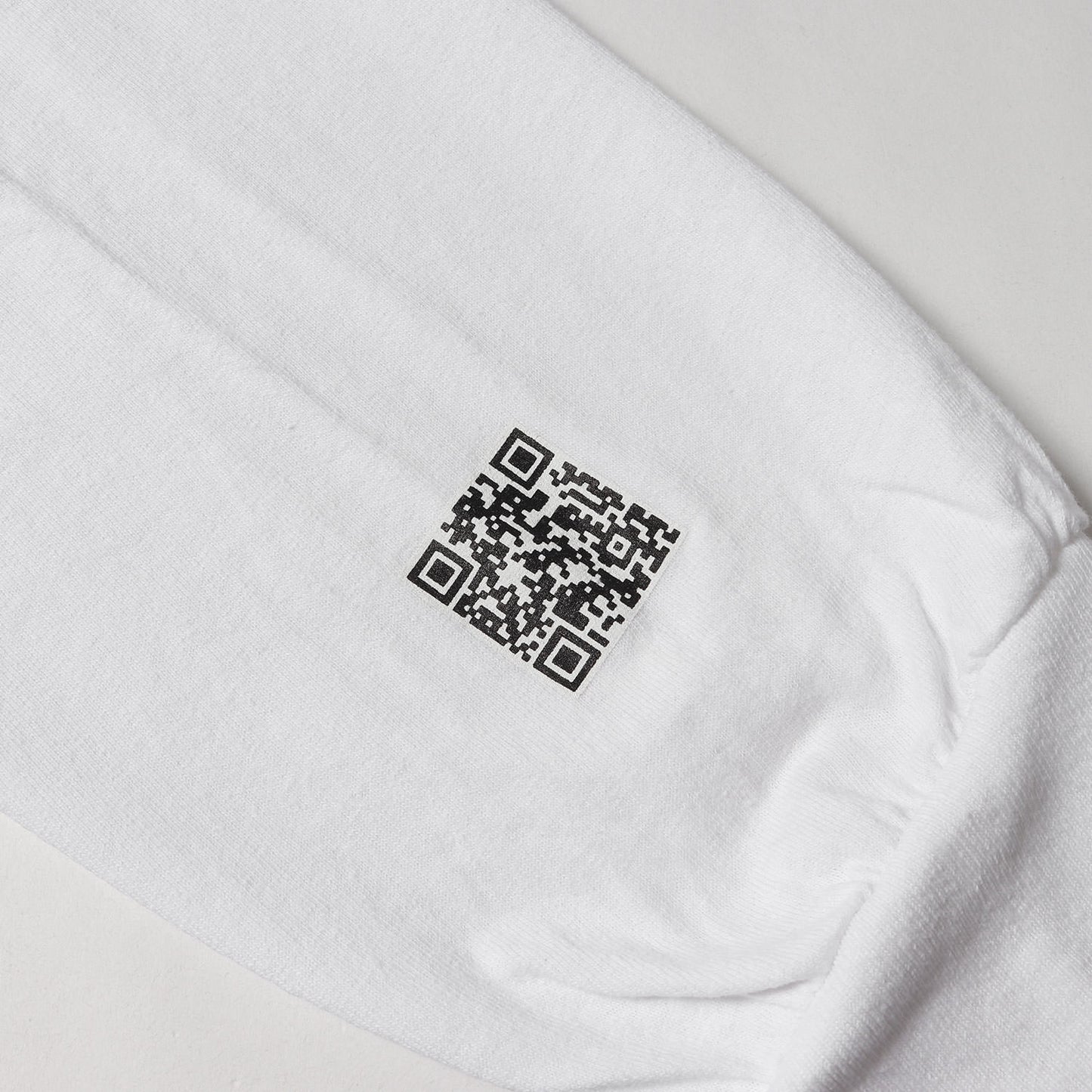 袖ロゴ ロングスリーブ Tシャツ