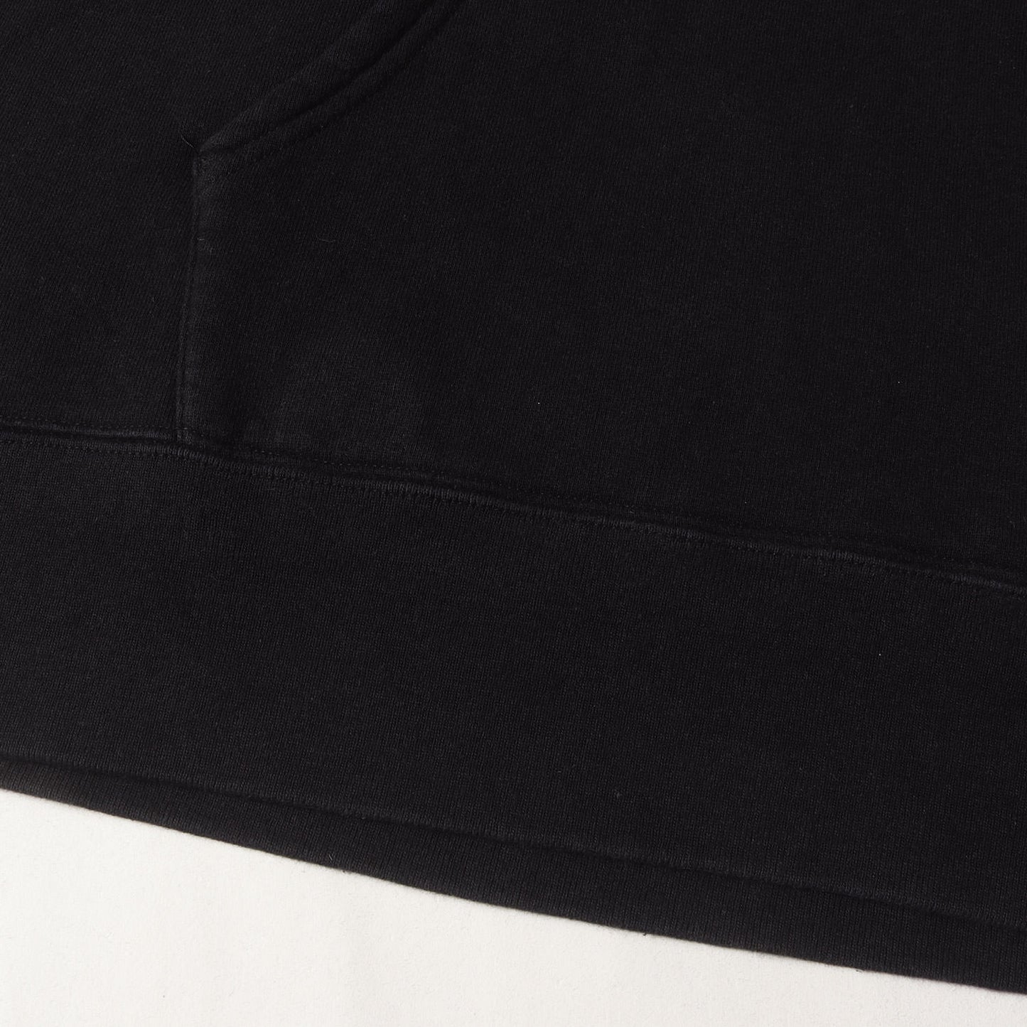 ×Vampirella ヴァンピレラ スウェットパーカー(Hooded Sweatshirt)