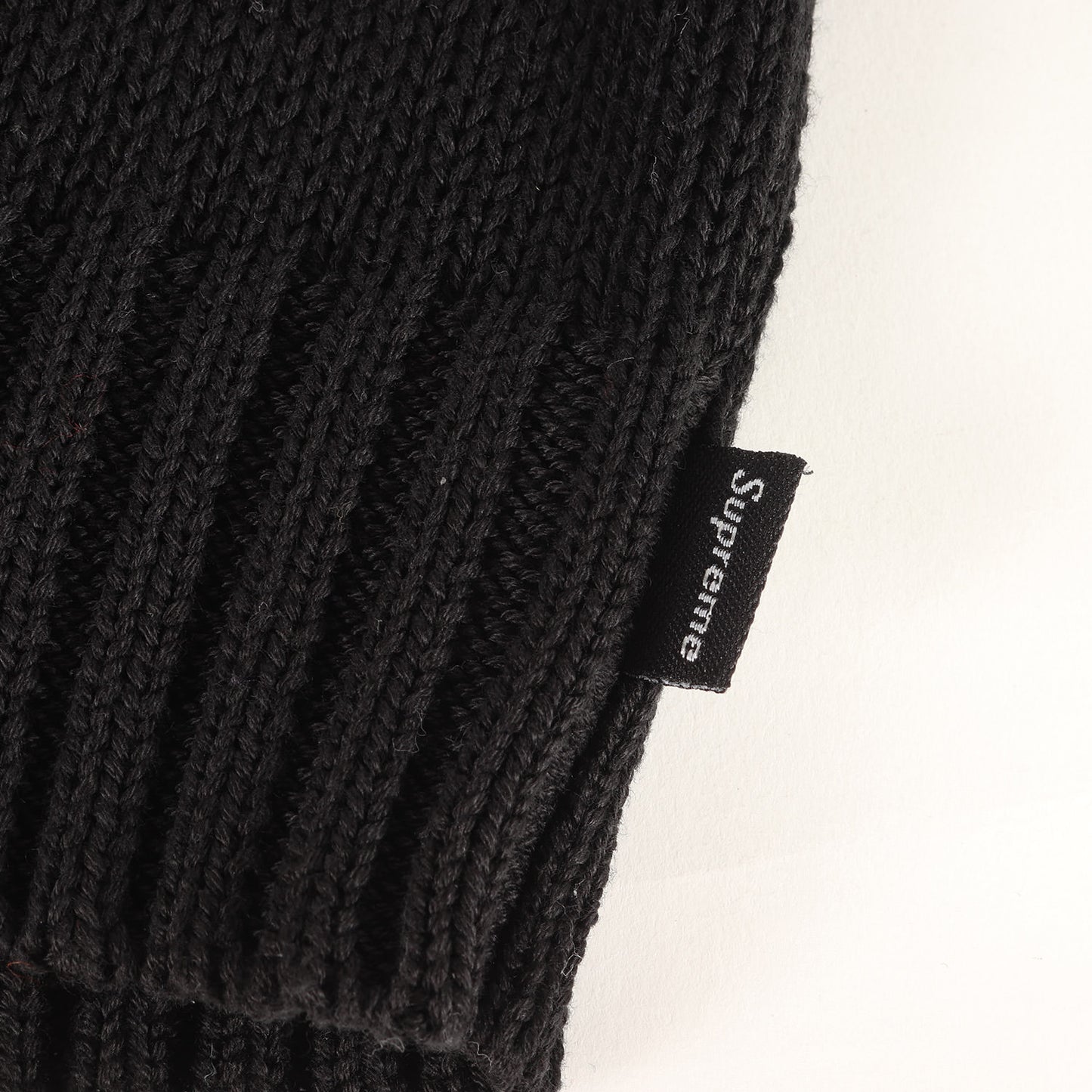 バックロゴ コットンニット セーター(Back Logo Sweater)