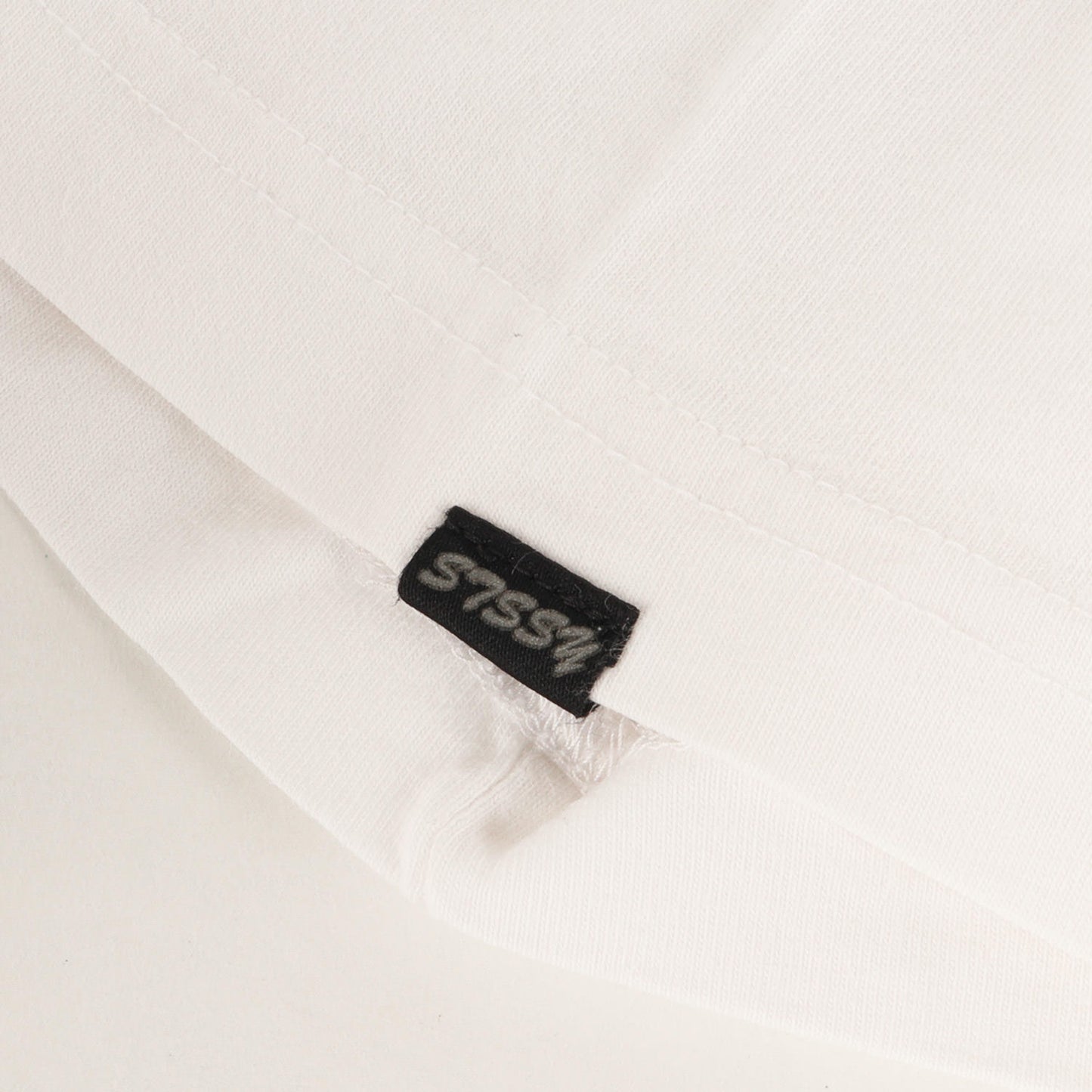 ×STUSSY Boneyards クロスソード Tシャツ