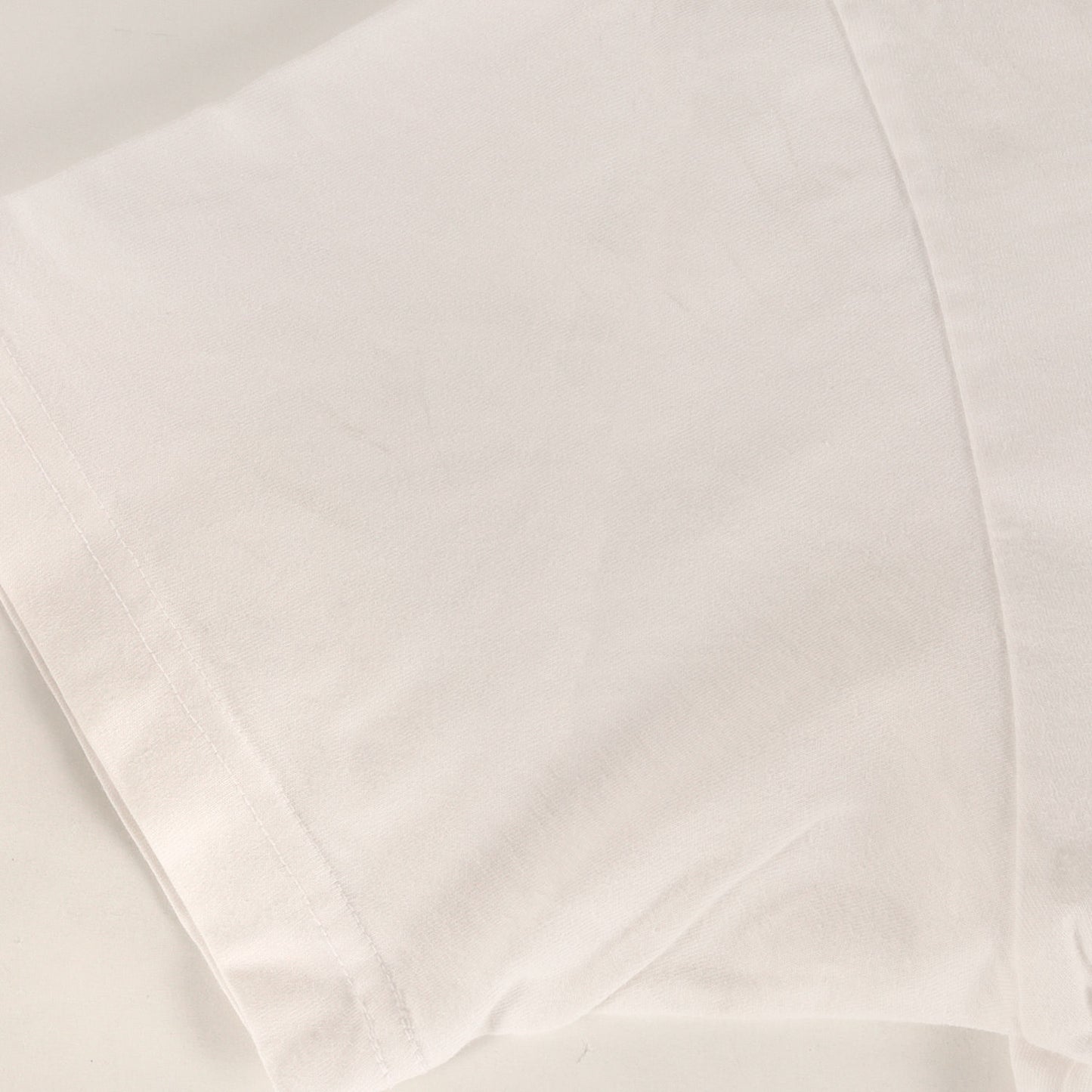 ×STUSSY Boneyards クロスソード Tシャツ