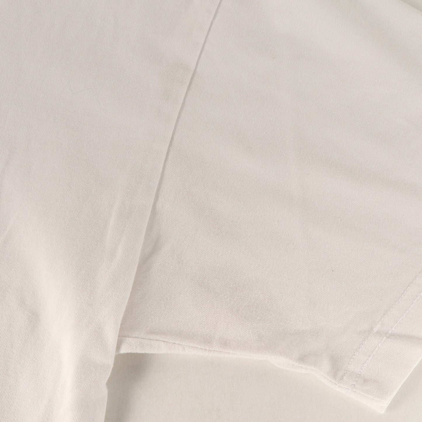×STUSSY Boneyards クロスソード Tシャツ