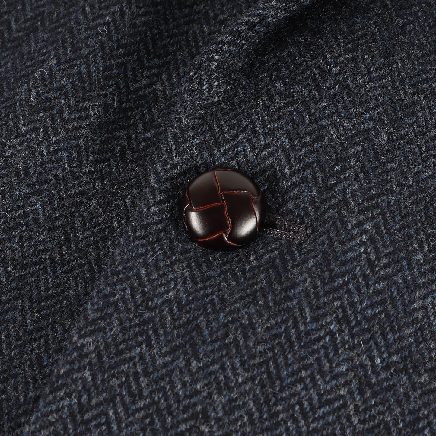 ヘリンボーンウール くるみボタン テーラードジャケット