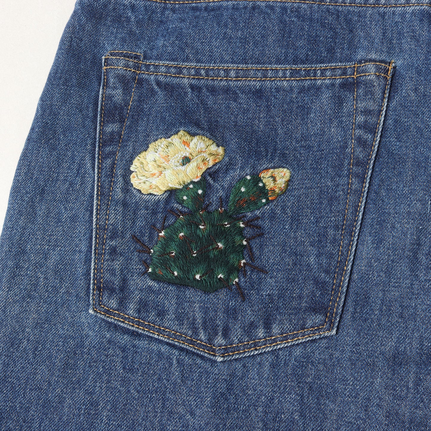 24SS サボテン刺繍 ワイド テーパード デニムパンツ(BLUES STRAIGHT / TROUSERS / COTTON. DENIM. CACTO)