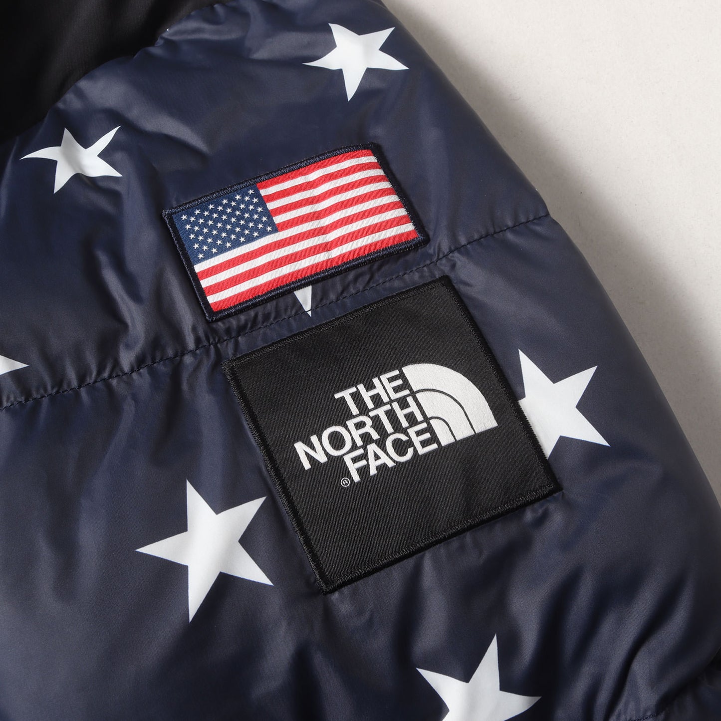 US企画 スター柄 ヌプシ ダウンジャケット (Nuptse Jacket)