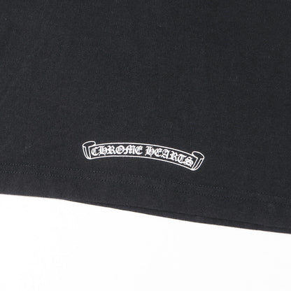 近年モデル ブランドロゴ ポケット Tシャツ(Neon Bar Logo Tee)