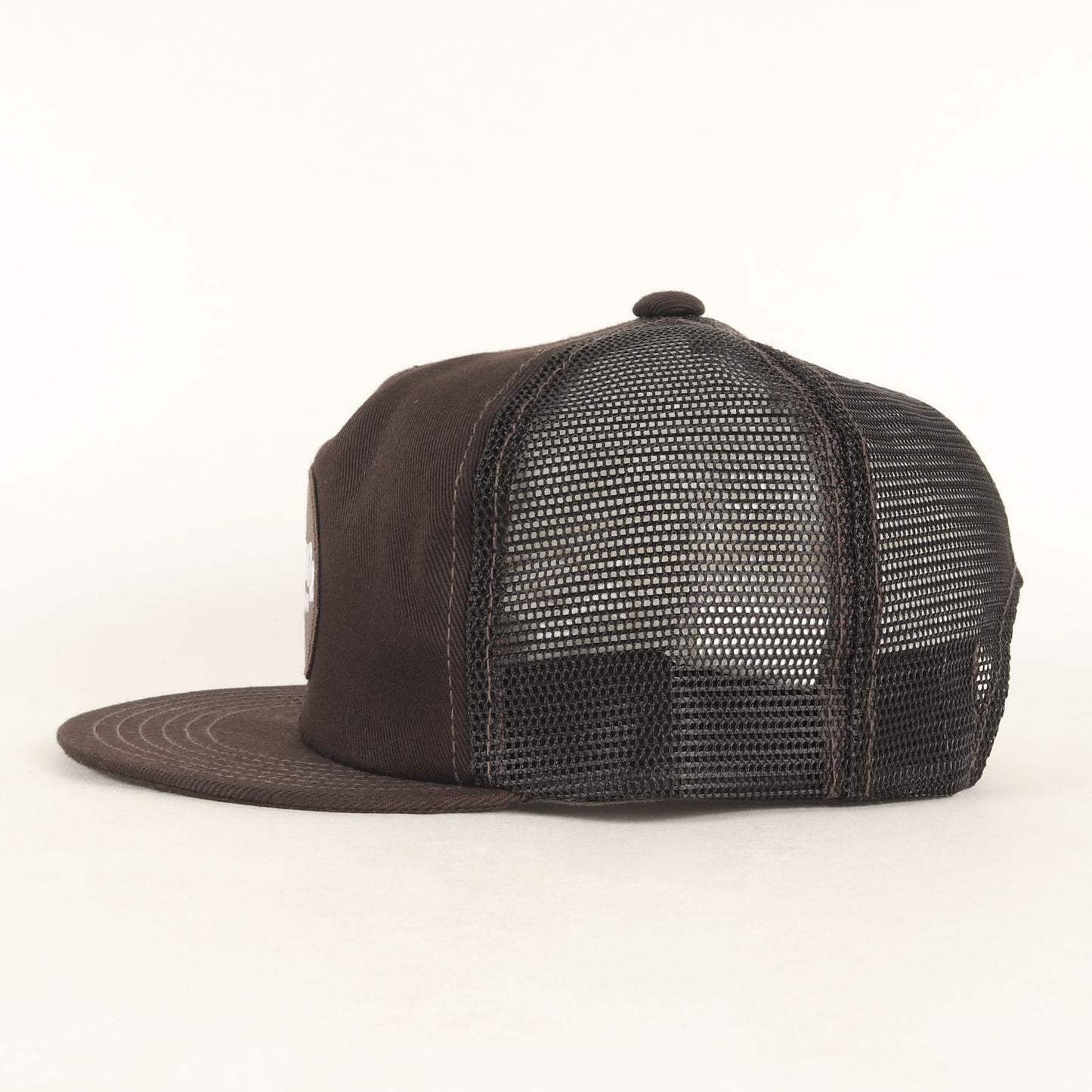 ワッペン付き トラッカー メッシュキャップ(T-TRUCKER CAP MESH T/C)