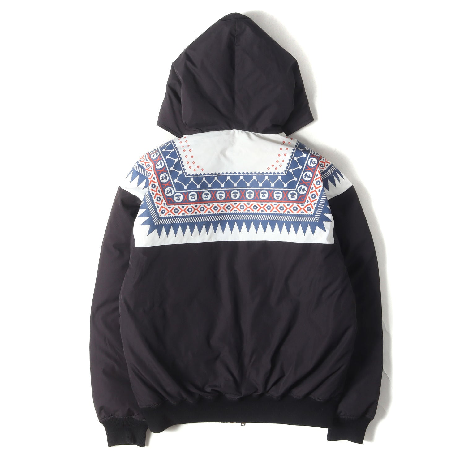 希少　A BATHING APE サル顔ノルディック柄ダウンブルゾンジャケット 猿顔ノルディック柄 フーディー ダウンジャケット - ブランド古着の