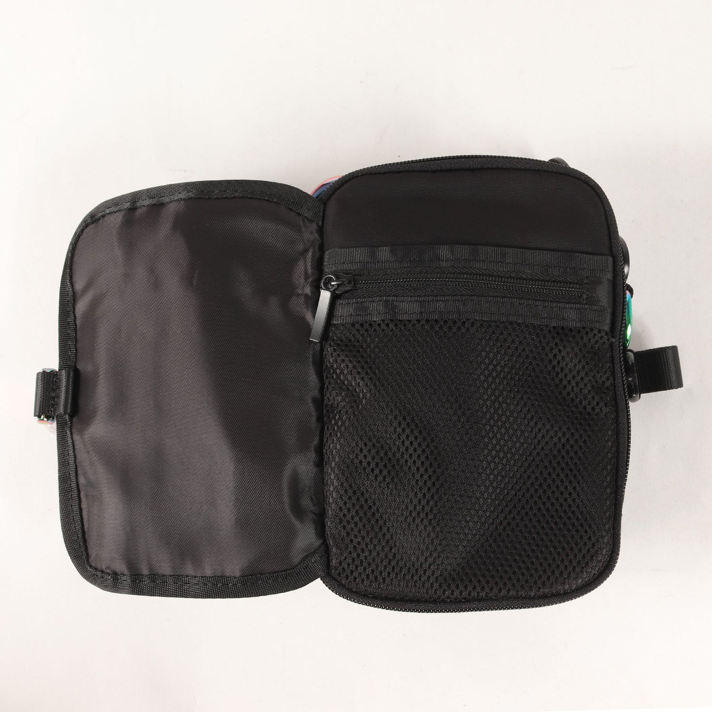 限定販売 ユーティリティ ショルダーバッグ(RAINBOW TRAP BAG)