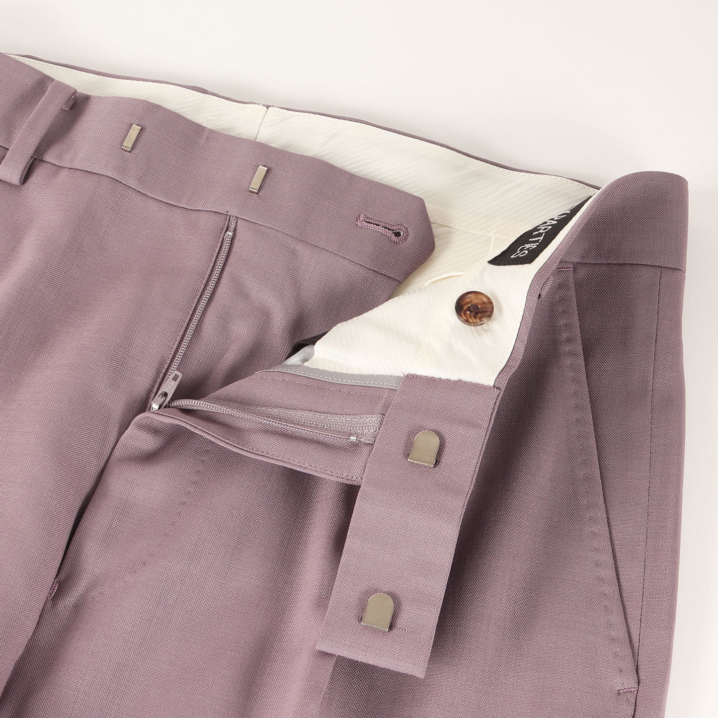 近年モデル ×DORMEUIL プリーツ スラックスパンツ(PLEATED TROUSERS)