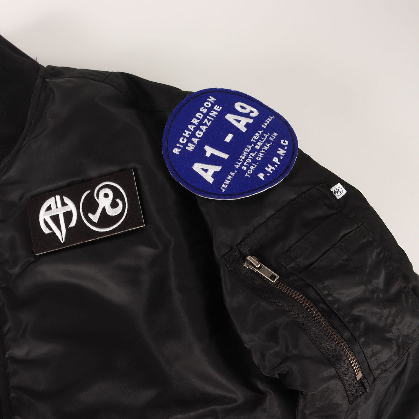 ワッペン付き 裏地総柄 MA-1 ボンバージャケット