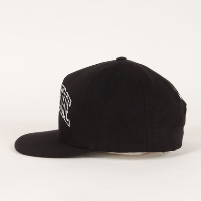 ×Champion アーチロゴ 5パネルキャップ(5-Panel Cap)