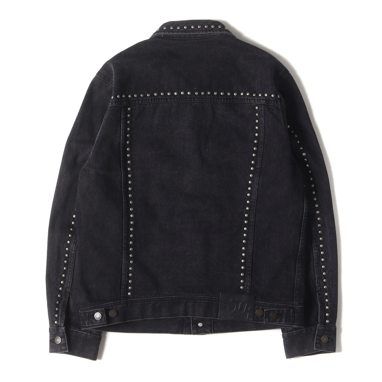 スタッズ付き デニム トラッカージャケット(Studded Denim Trucker Jacket)