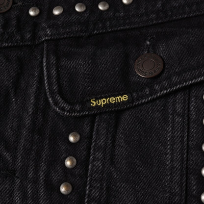 スタッズ付き デニム トラッカージャケット(Studded Denim Trucker Jacket)