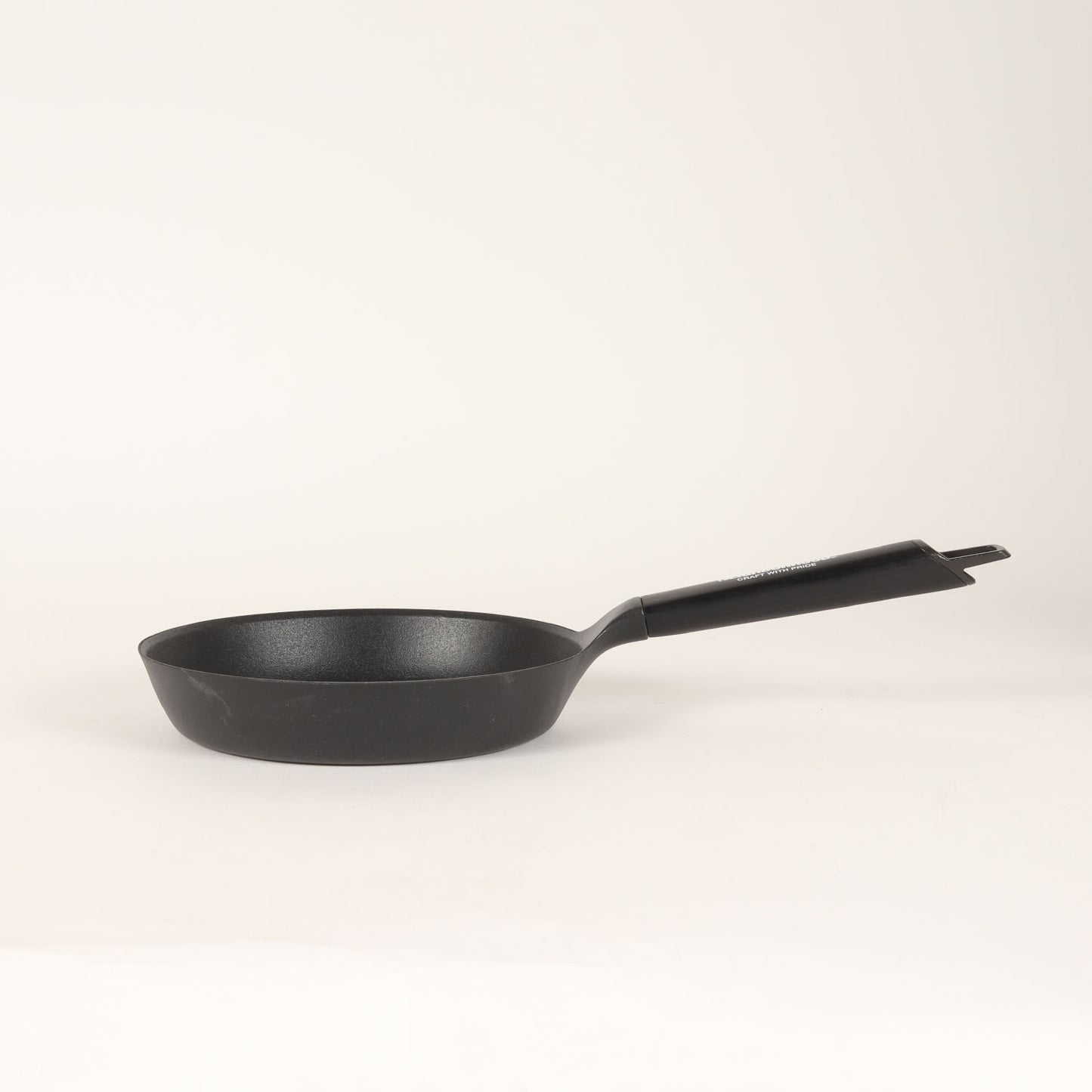 25AW ×VERMICULAR 鋳物ホーロー製 フライパン(FRYING PAN 20)