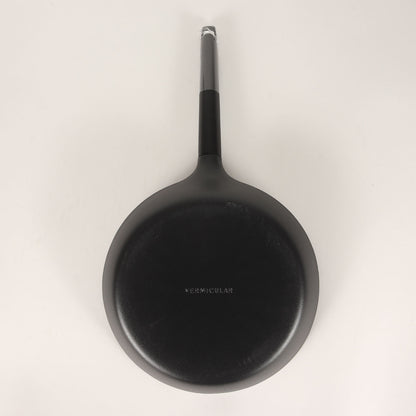 25AW ×VERMICULAR 鋳物ホーロー製 フライパン(FRYING PAN 26)