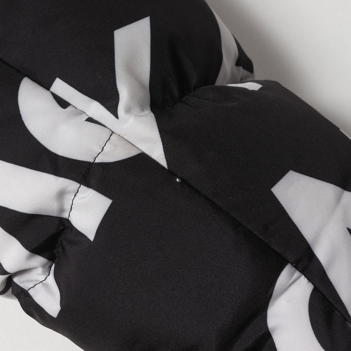 ×THE NORTH FACE メッセージロゴ ヌプシ ダウンジャケット(Nuptse Jacket)