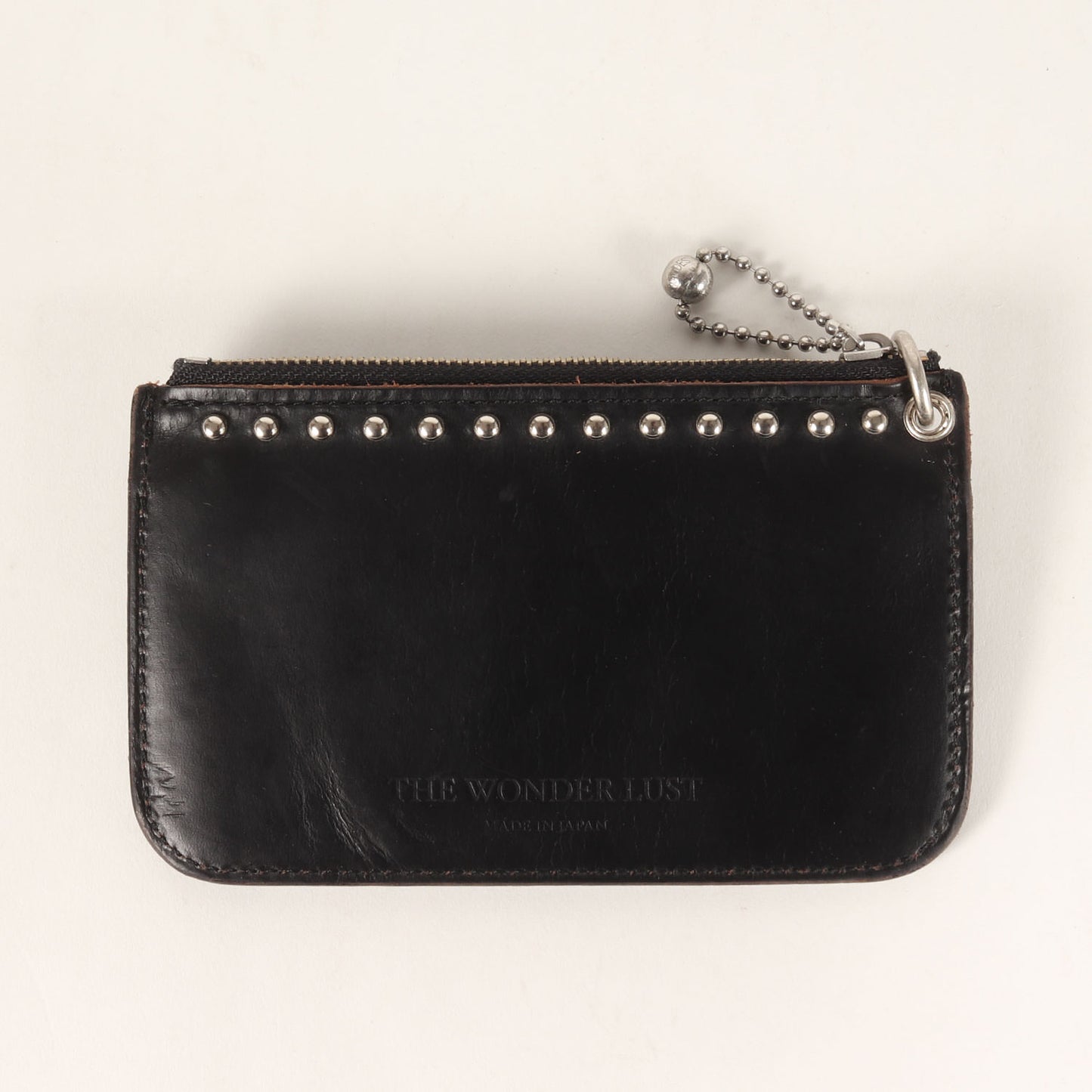 スタッズ付き クロムエクセルレザー ユーティリティポーチ(SHELL & STUDS UTILITY POUCH)