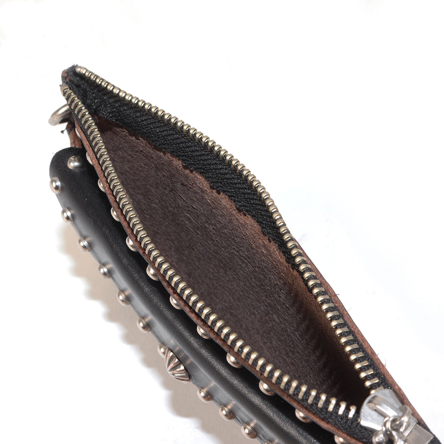 スタッズ付き クロムエクセルレザー ユーティリティポーチ(SHELL & STUDS UTILITY POUCH)