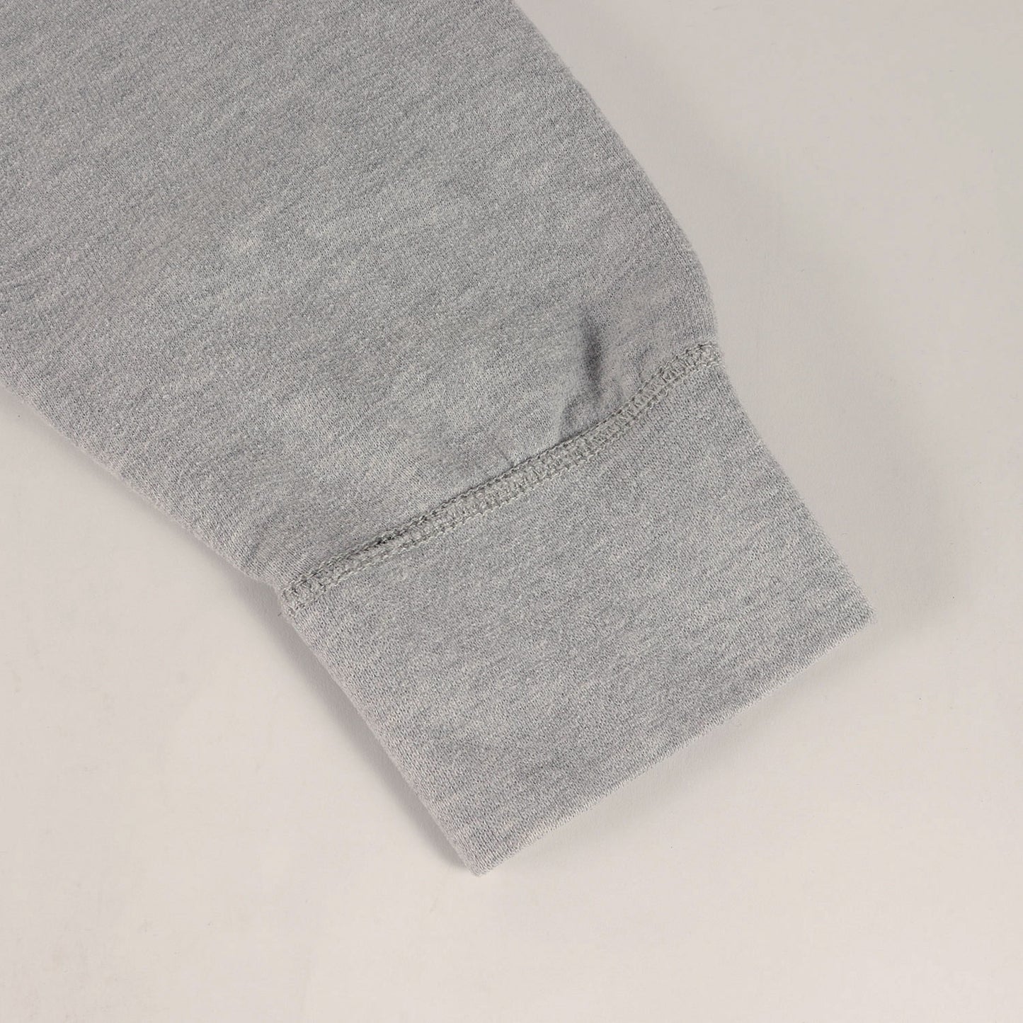 [現行モデル] ポニー刺繍 前Vガゼット スウェットパーカー