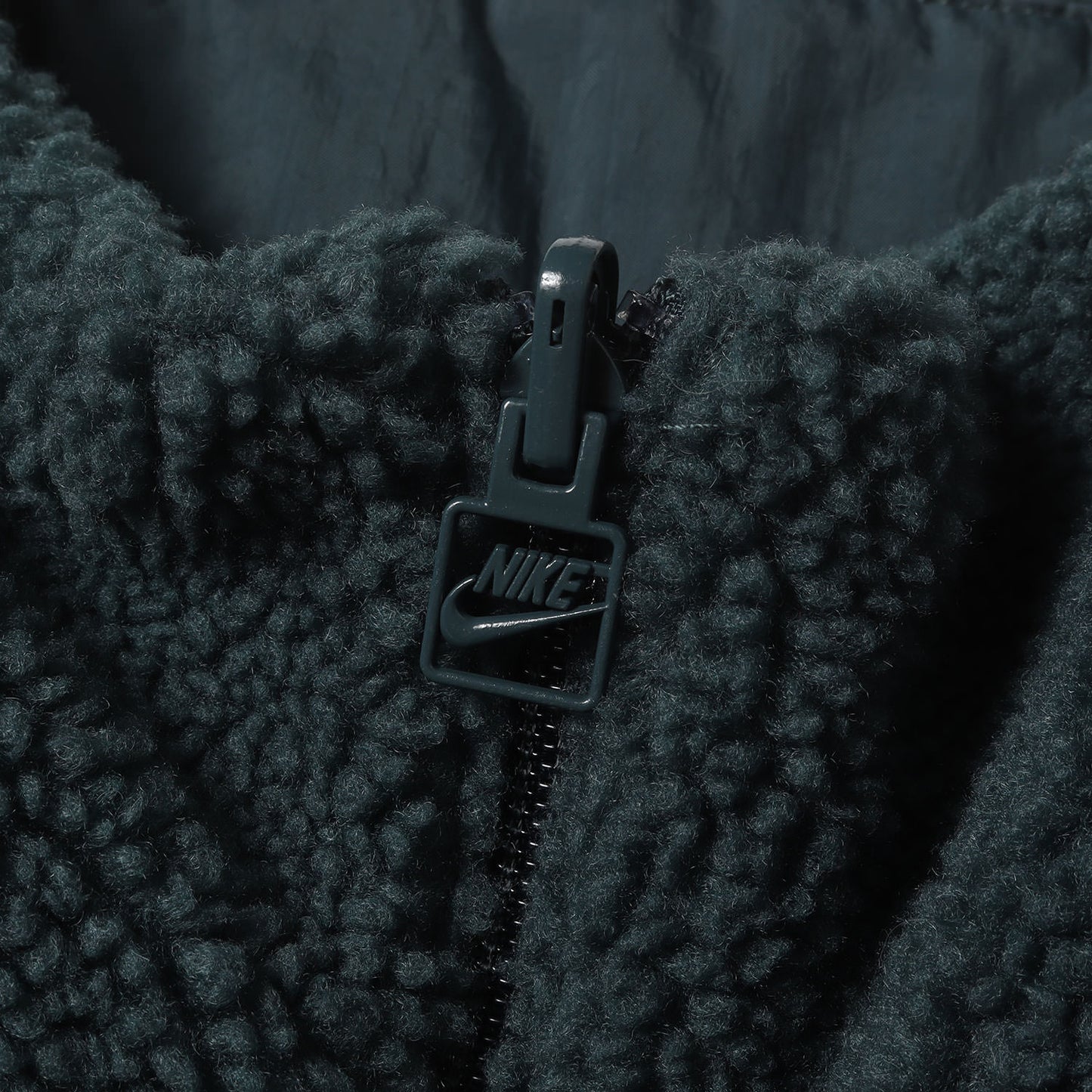 23AW ビッグ スウッシュ リバーシブル フリースボア ジャケット(Full Zip Reversible Boa Jacket)