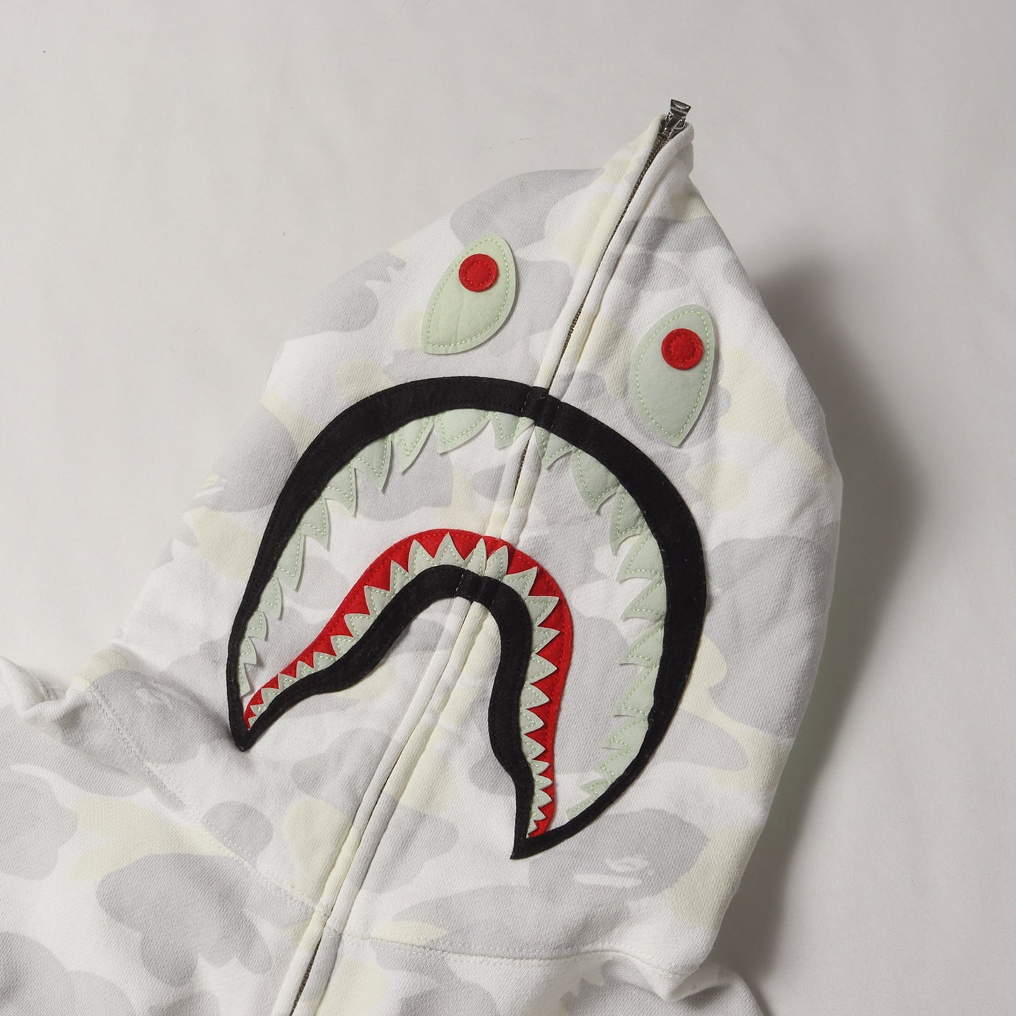 蓄光 猿迷彩 シャーク ジップ パーカー(CITY CAMO SHARK FULL ZIP HOODIE)