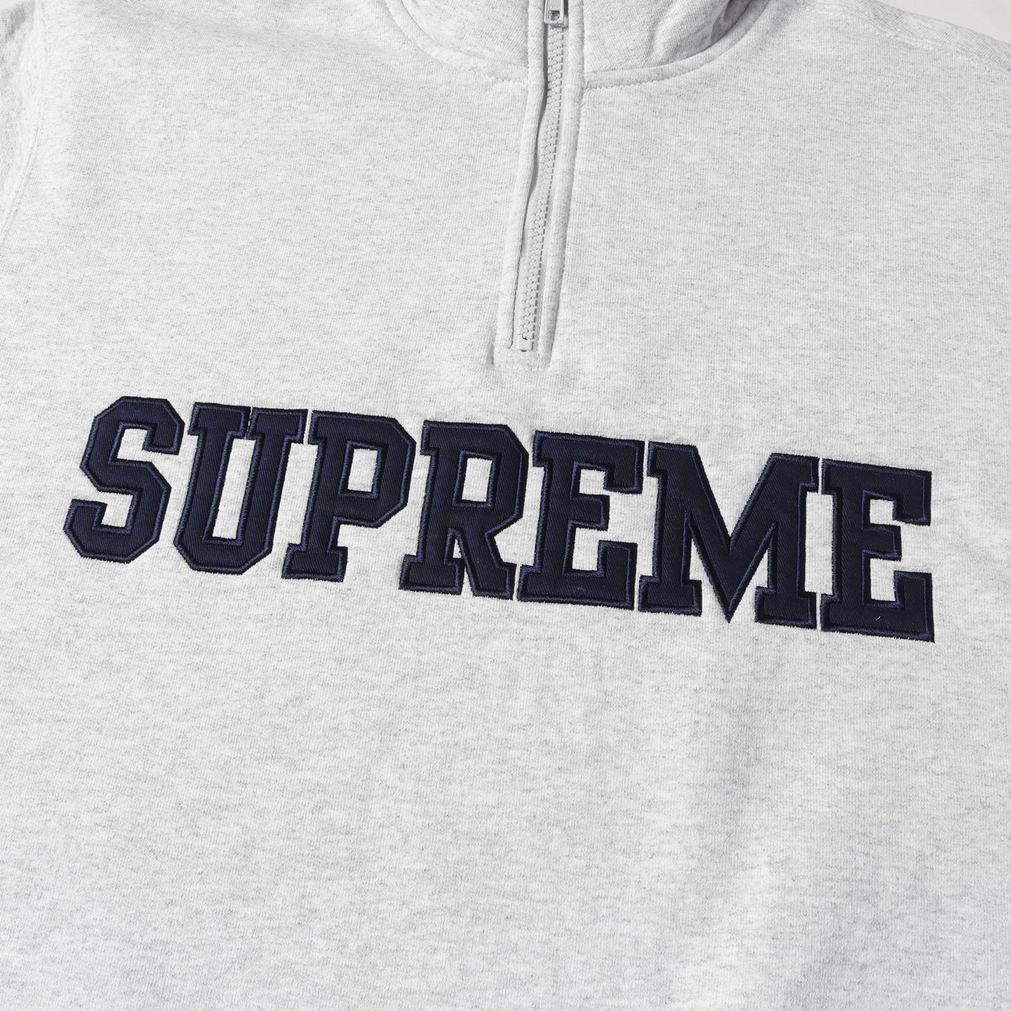 24AW カレッジロゴ ハーフジップ プルオーバー スウェット(Collegiate Half Zip Pullover)
