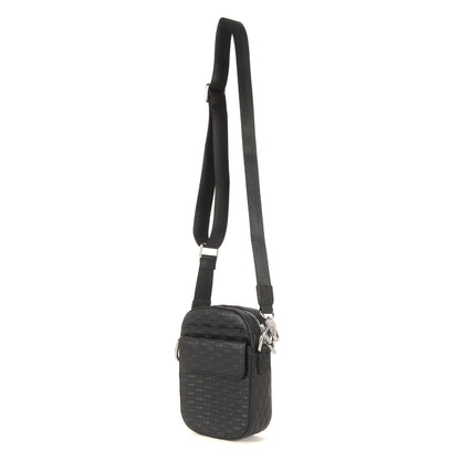 23AW エンボス モノグラム レザー ショルダーバッグ(Utility Crossbody in Saffiano Leather)