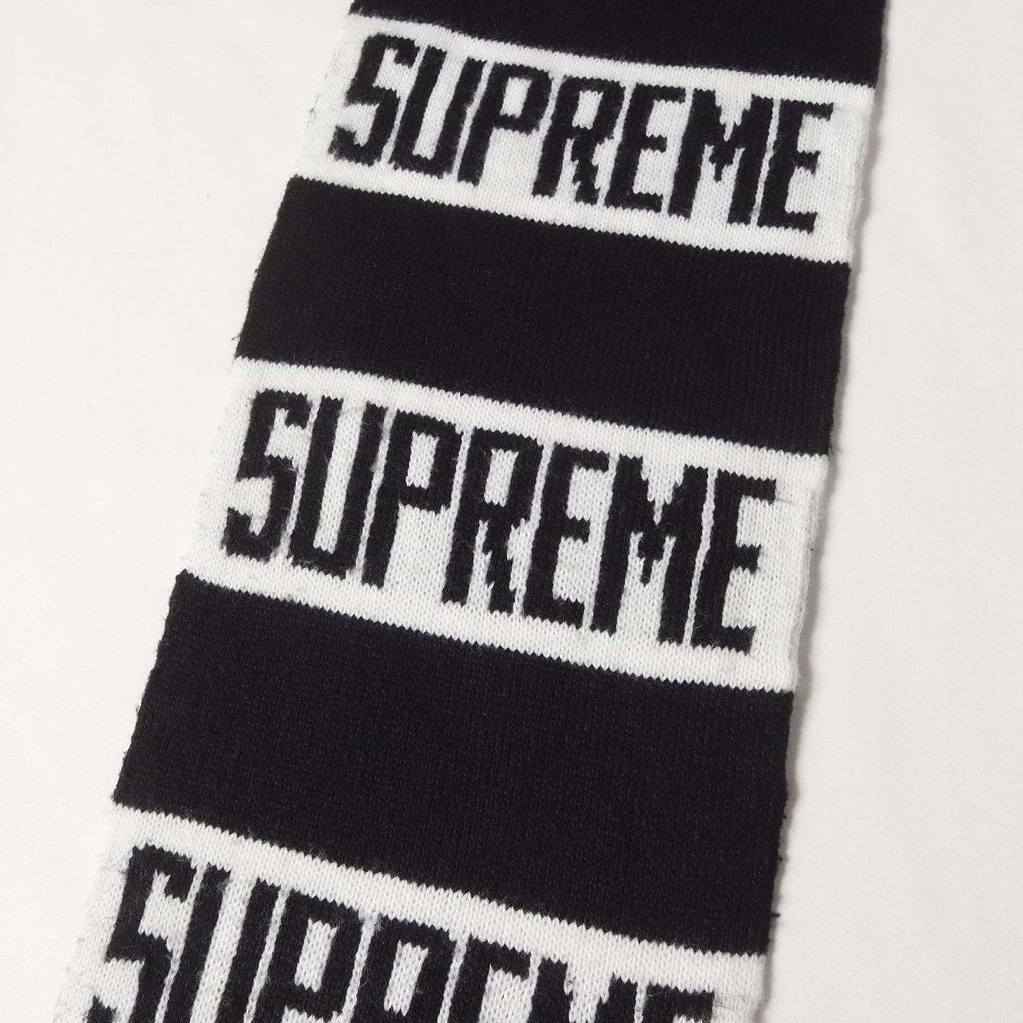 ブランドロゴ ストライプ ニット マフラー(Bar Stripe Scarf)