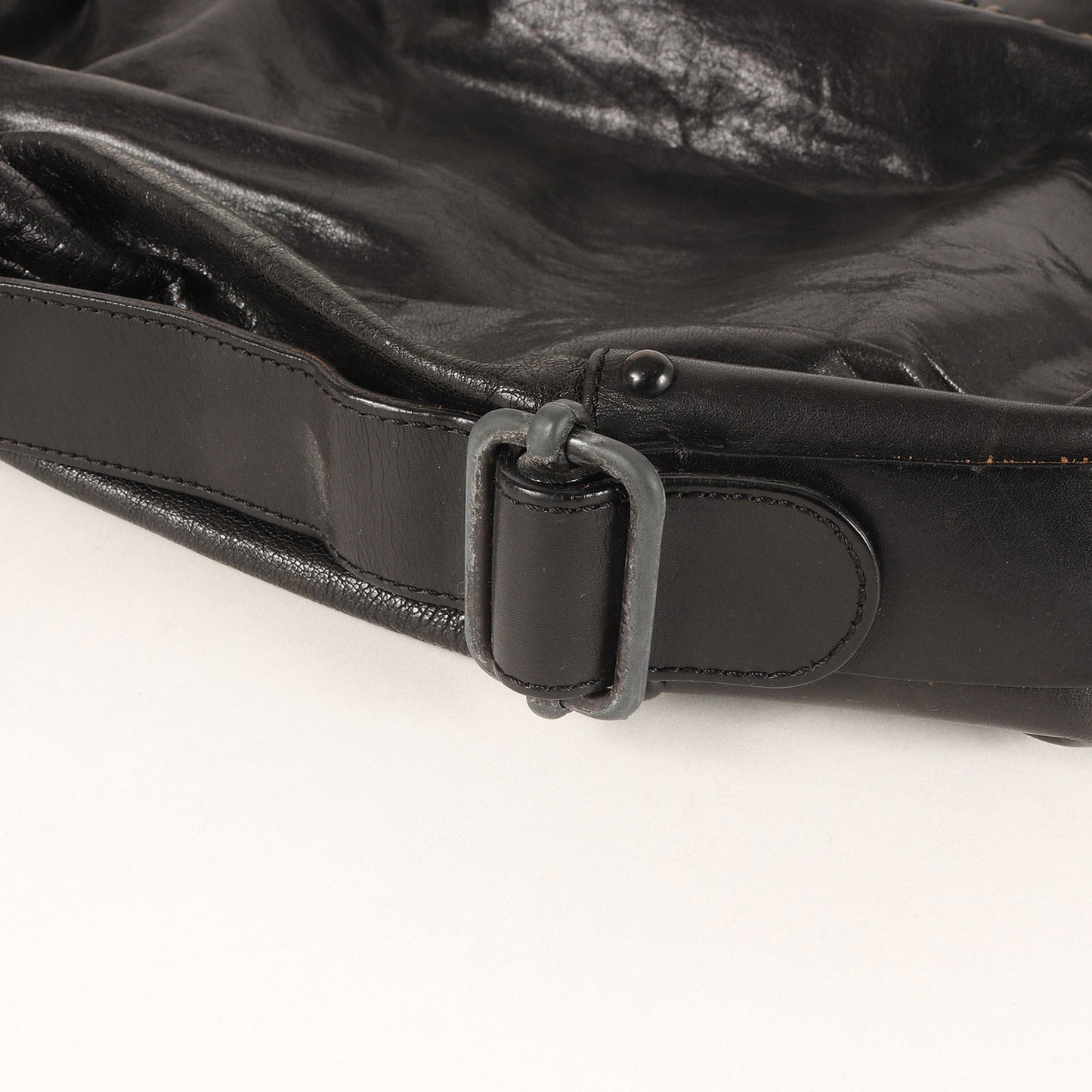 スタッズ付き オールレザー トートバッグ