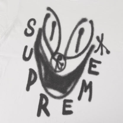 ×sancheeto スプレー グラフィック Tシャツ(Smile Tee)