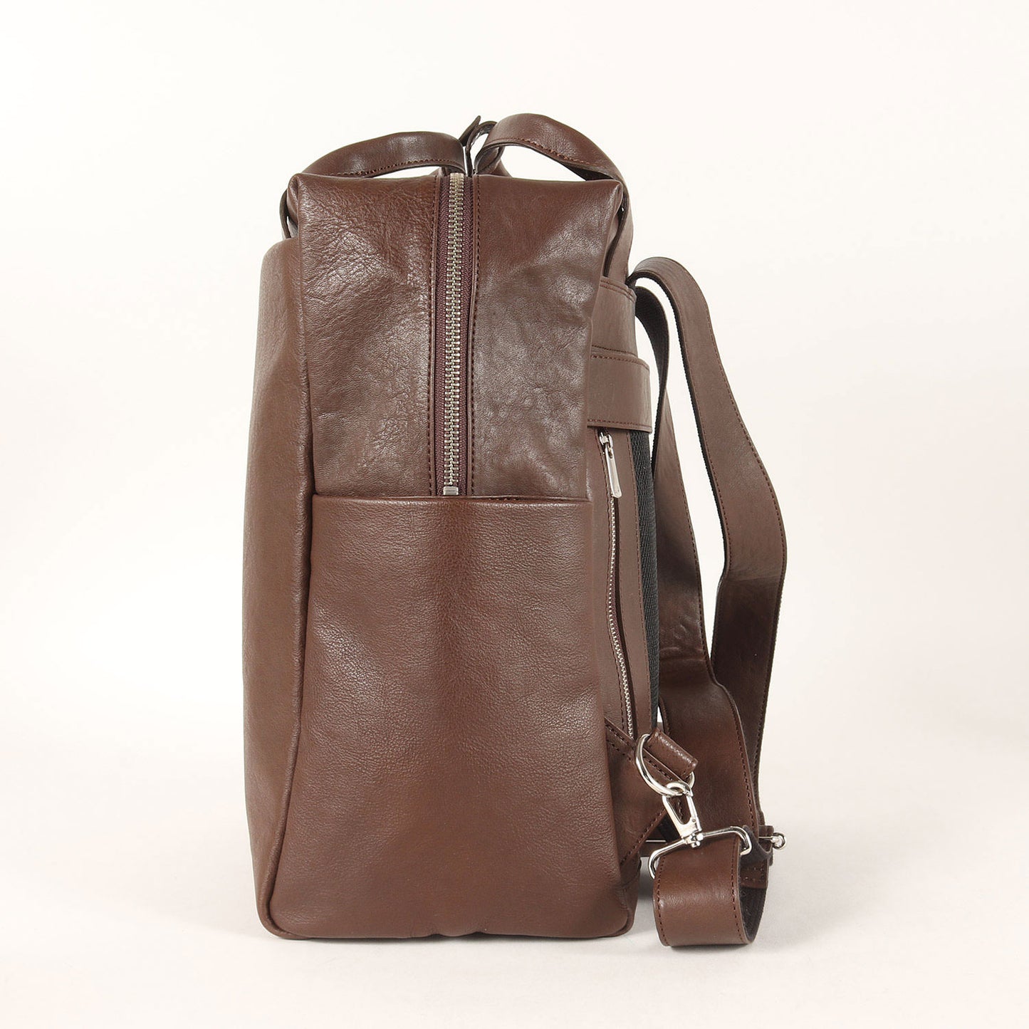 マテーラレザー 大人スクエアリュック / バックパック