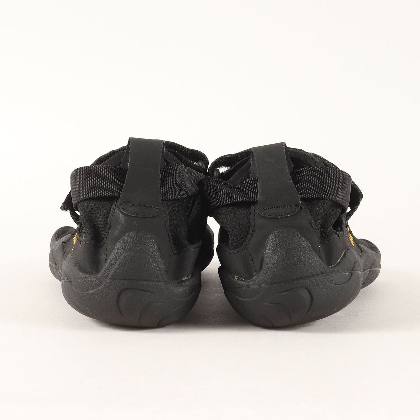 ファイブフィンガーズ シューズ(M148 Five Fingers KSO)