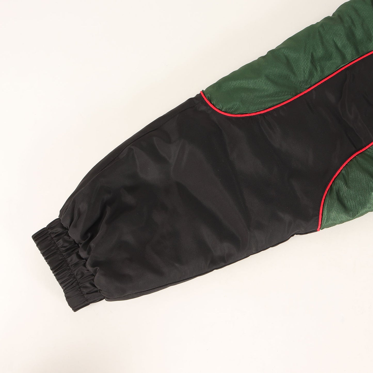 バックロゴ スポーツ パイピング 中綿ジャケット(Sports Piping Puffy Jacket)