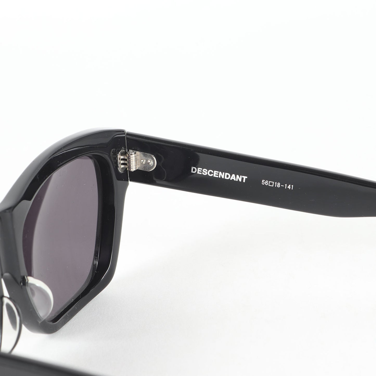 ウェリントン サングラス(DAISY SUNGLASSES)